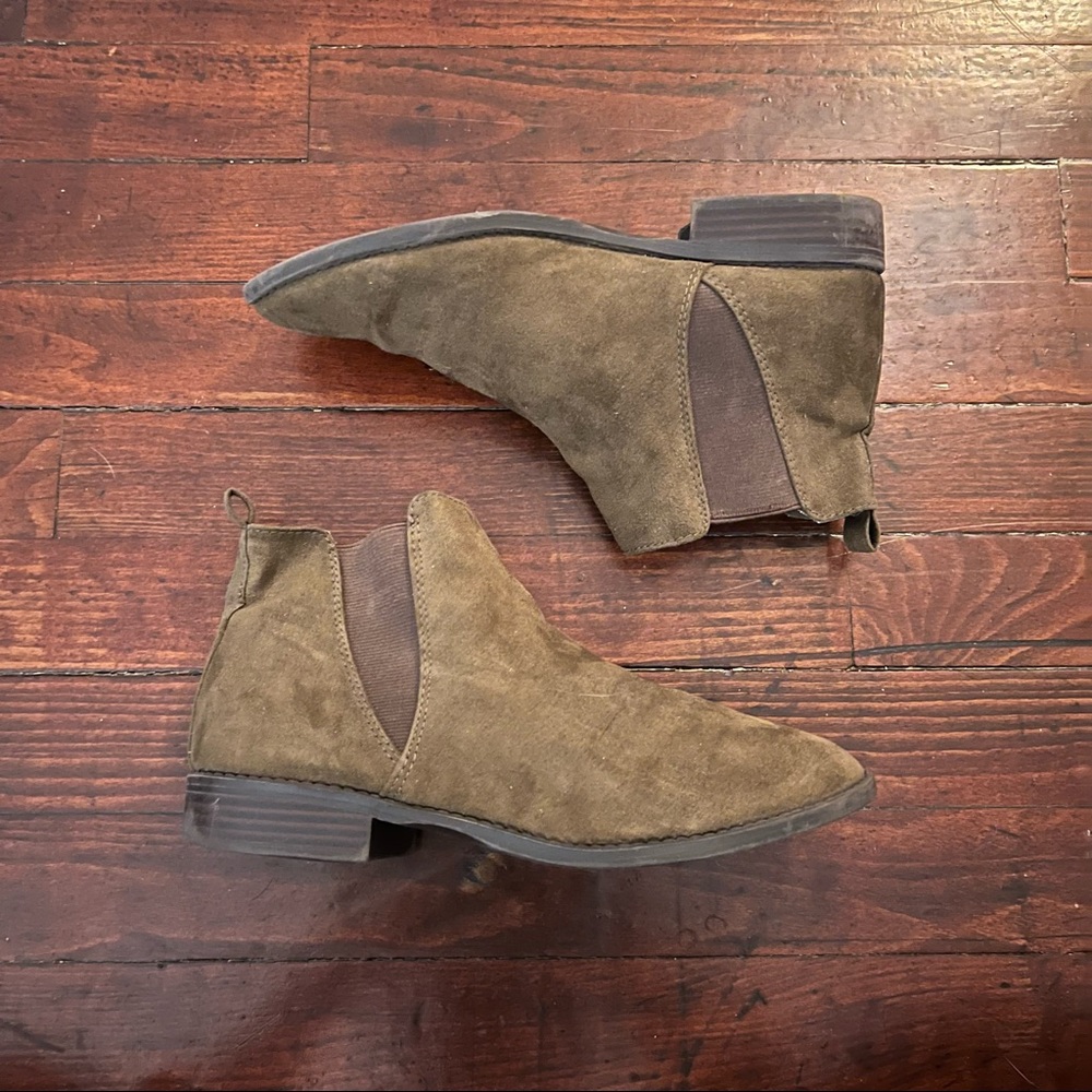 Brown Chelsea ankle booties
